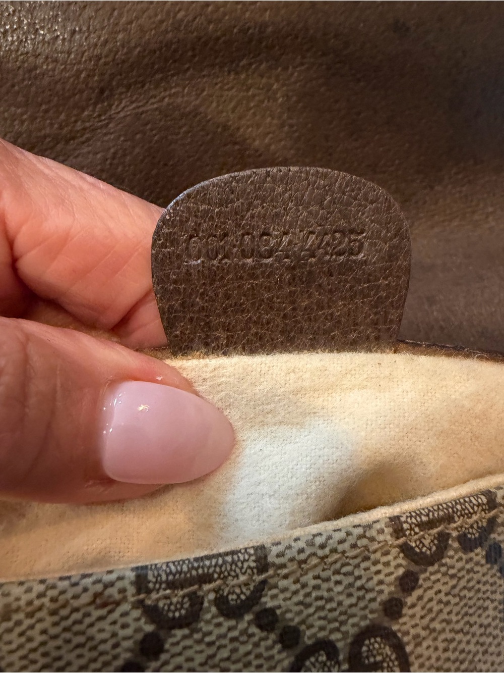 Gucci Beige GG Supreme Canvas Crossbody with Brown Leather Trim - Picture 6 of 9